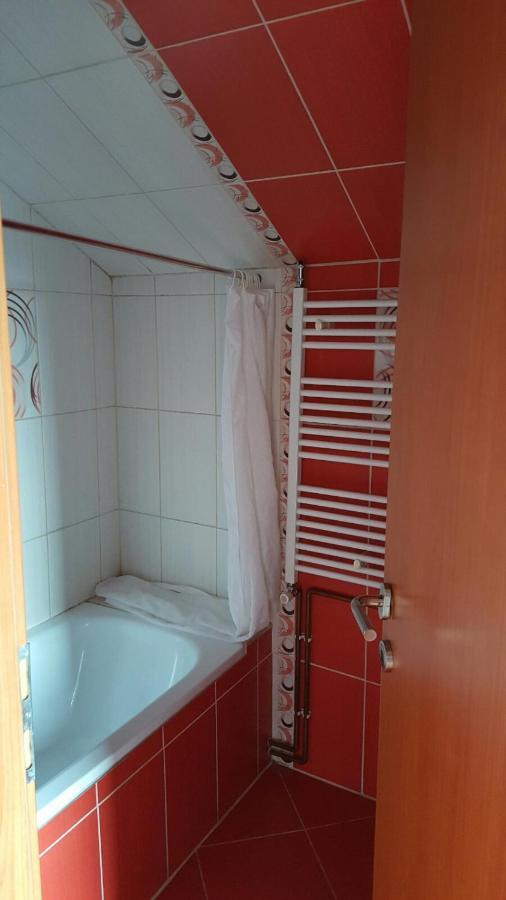Apartmani Malina 3 Bijeljina Buitenkant foto